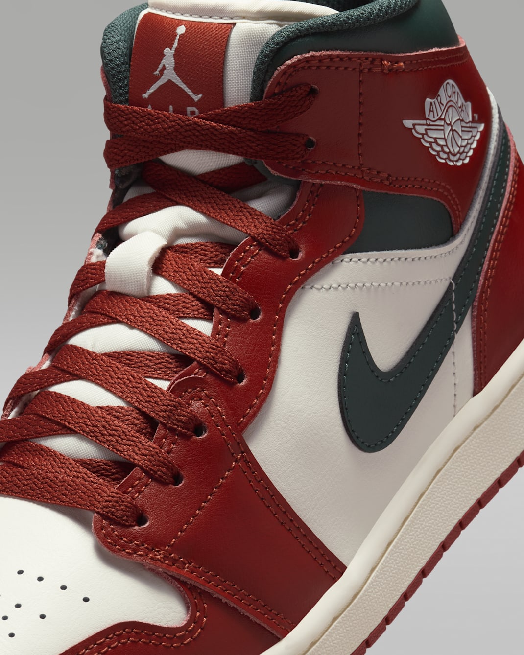 Air Jordan 1 Mid