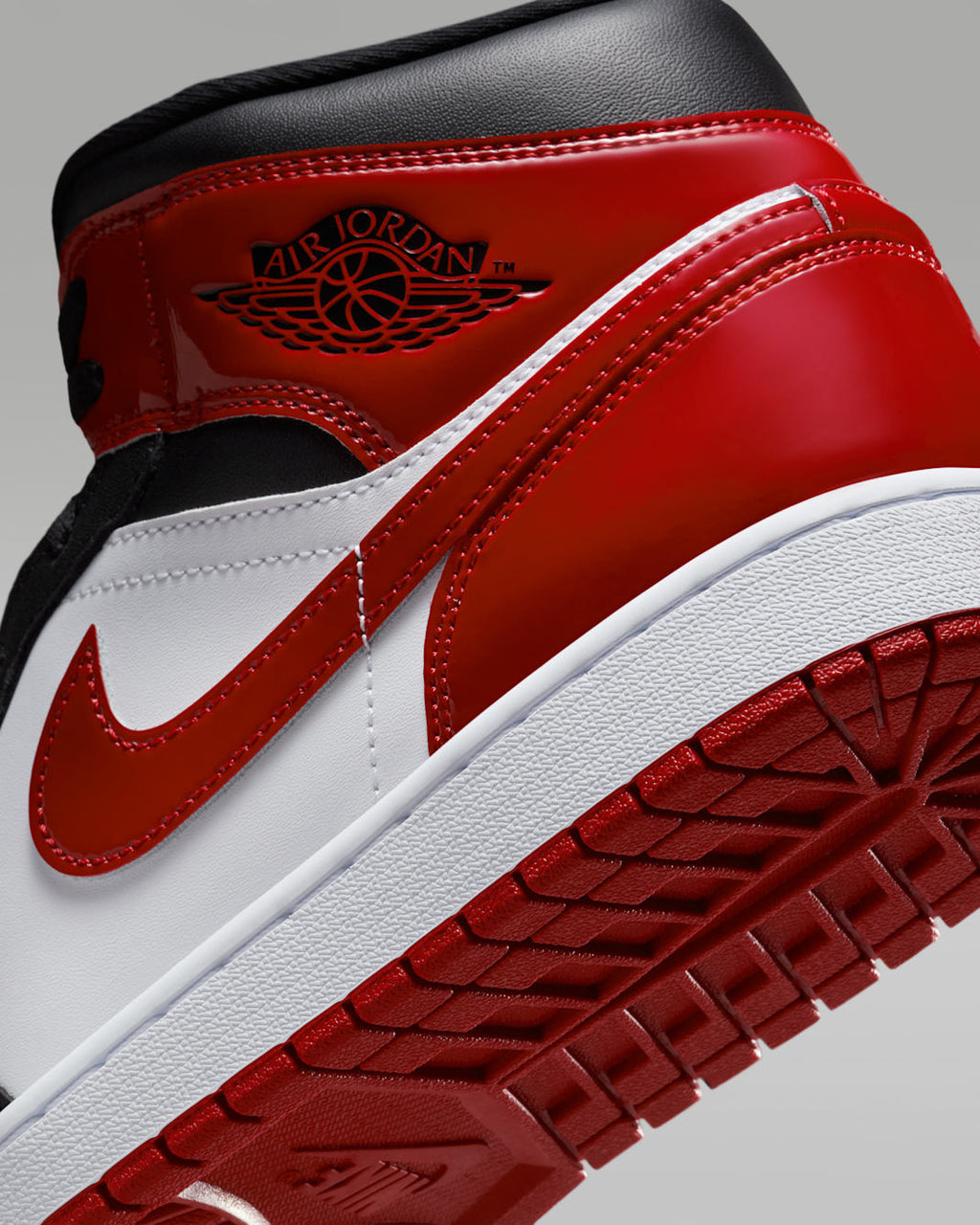 Air Jordan 1 Mid SE