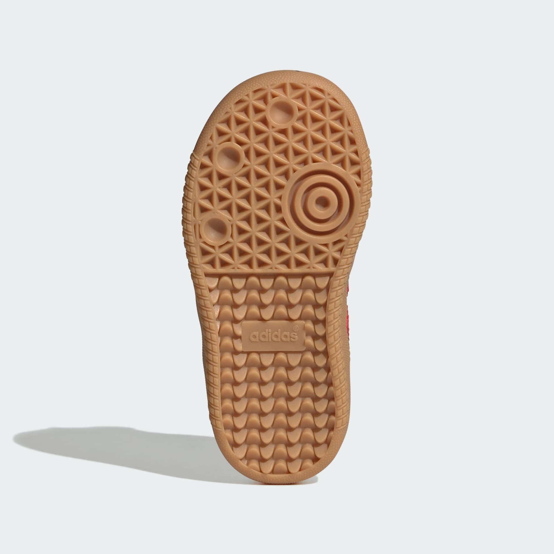 https://assets.adidas.com/images/w_1880,f_auto,q_auto/ce990a5fd15b464694310d91fba9ac99_9366/IH1754_03_standard.jpg