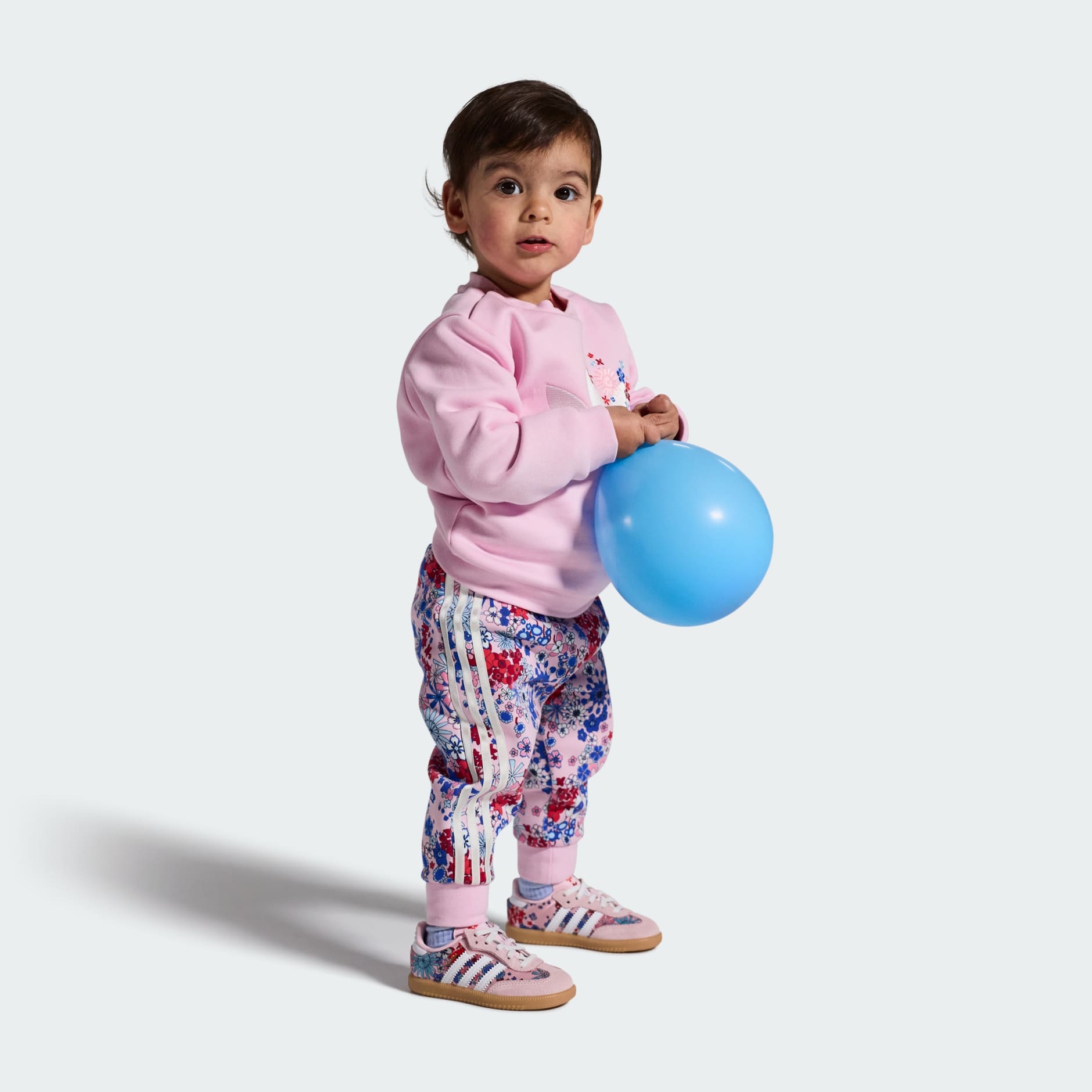 https://assets.adidas.com/images/w_1880,f_auto,q_auto/88b6af01c64c4dcb81e574b44a7062e1_9366/JQ2006_01_01_hover_standard.jpg