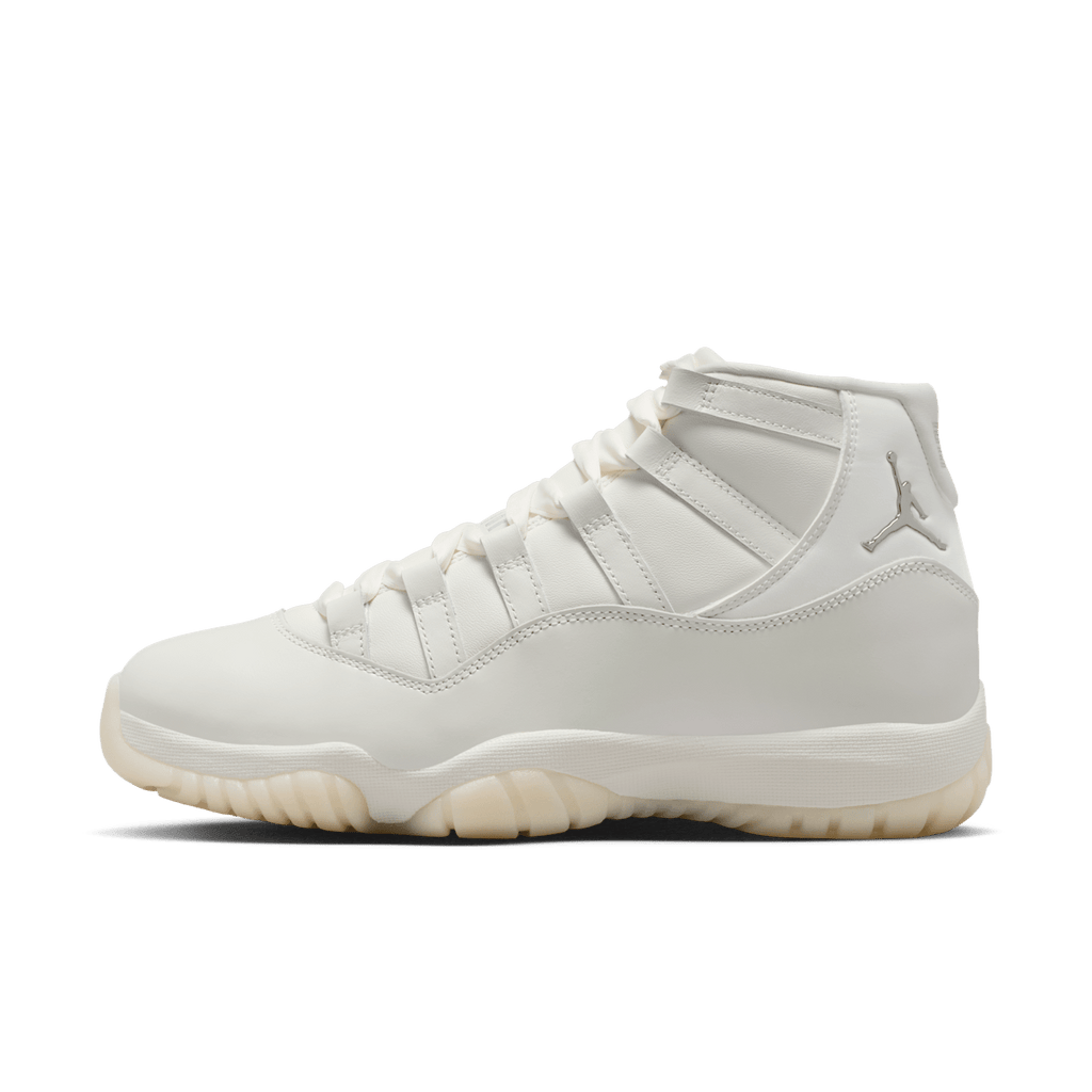 Air Jordan 11 Pearl